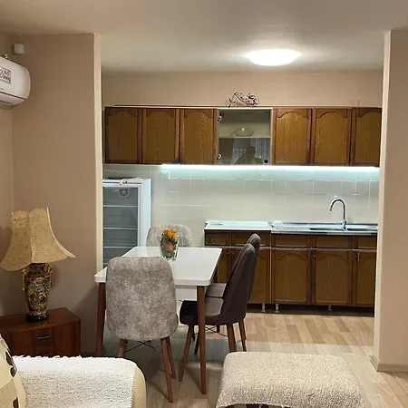 Apartment Tomato *